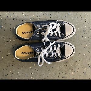 NEW Converse in Navy Blue US 7.5 EUR 38